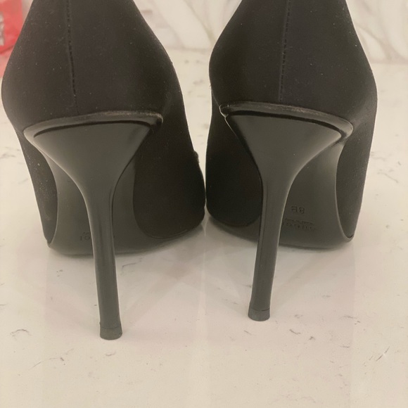 Gucci Black Horsebit Satin pumps in size 38. - Picture 2 of 7